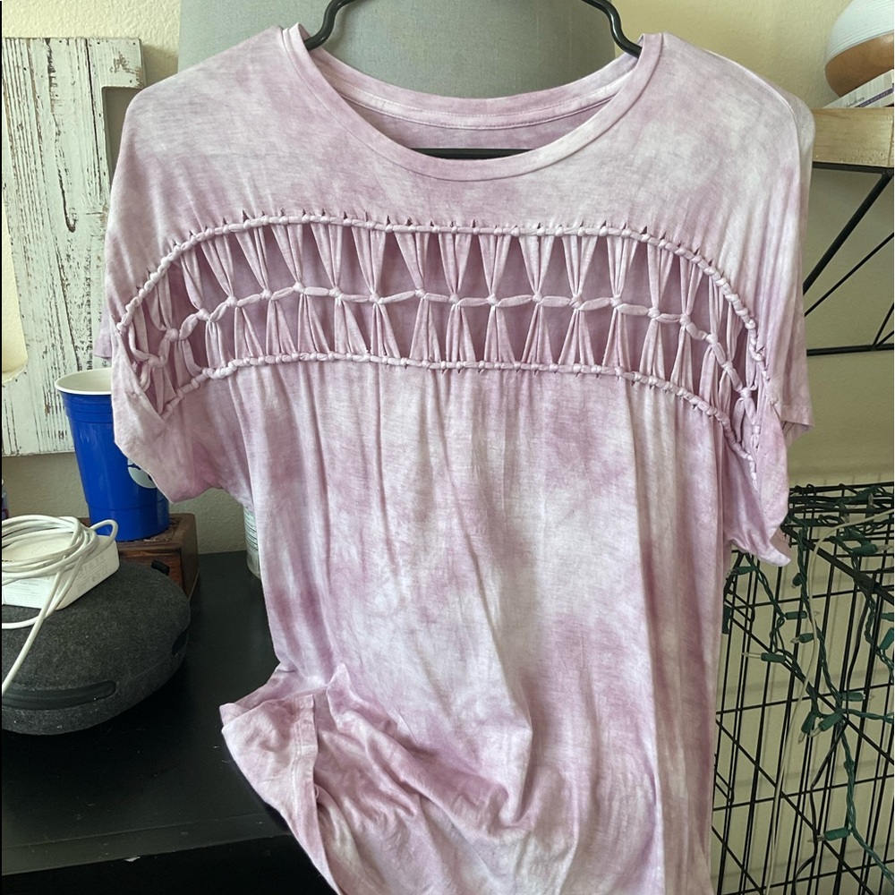 American Eagle Flowy Tshirt
